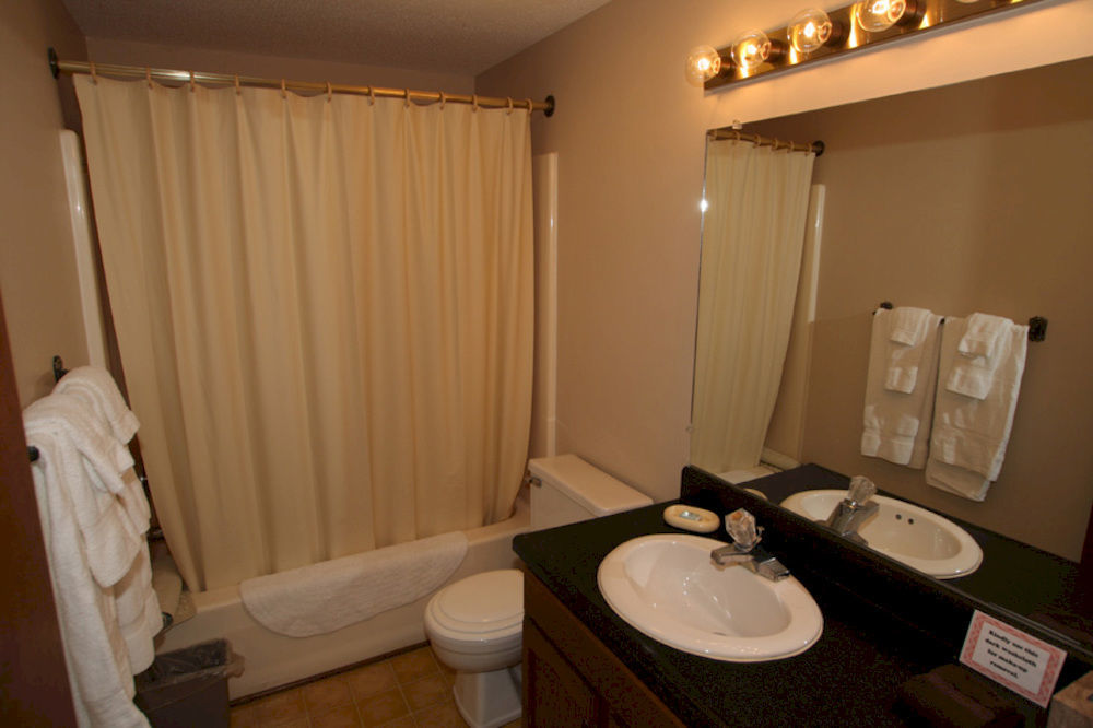 West Oaks Hotel Arnolds Park ภายนอก รูปภาพ