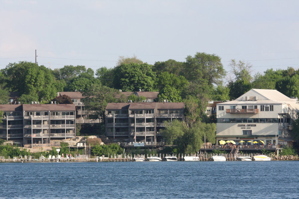 West Oaks Hotel Arnolds Park ภายนอก รูปภาพ